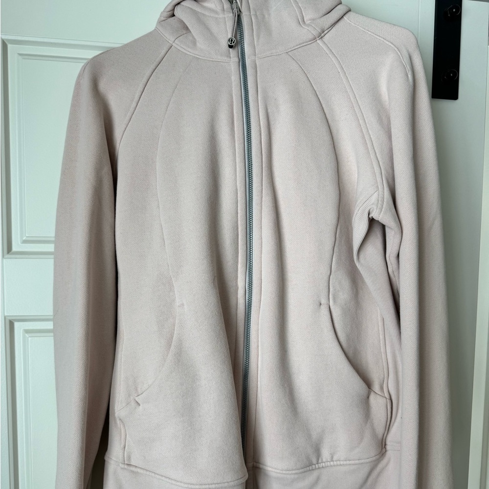 Like New Women’s Lululemon Full
Zip Scuba
Size10
Feather Pink